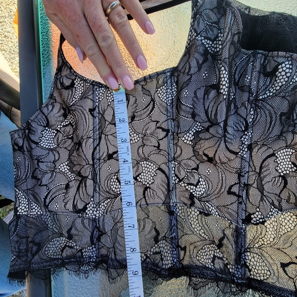 Bustier - Picture 4 of 11